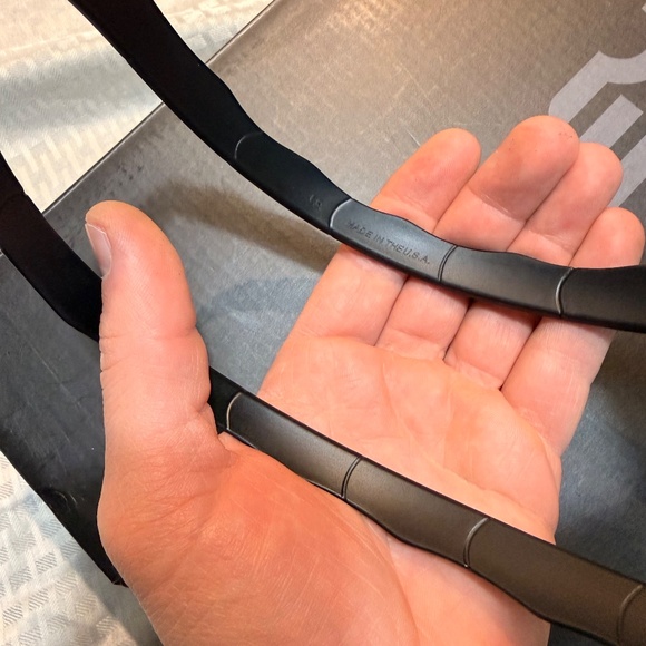 Oakley over the top - Picture 3 of 6